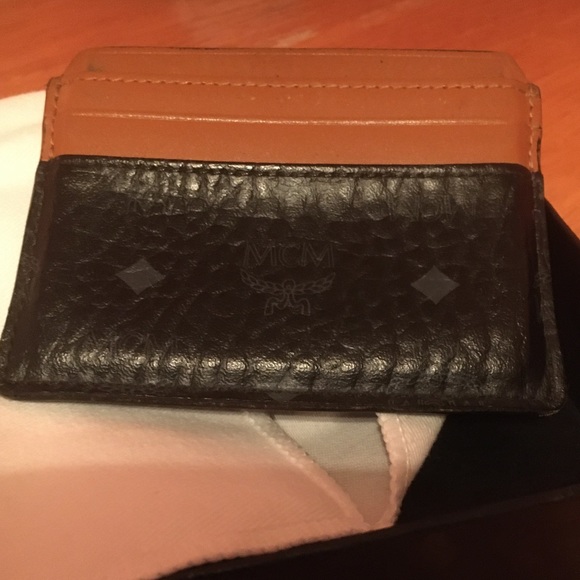 MCM (Modern Creation Munich) card holder. Carried about 10x. I purchased in 2018 - Picture 1 of 5